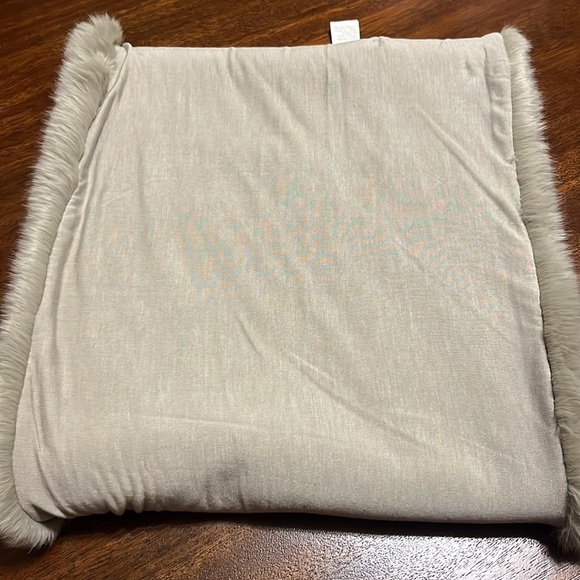 Faux Fur Collar Scarf Infinity Wrap Scarf - Picture 7 of 8